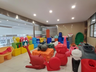 Changzhou Yingchuang Rotomolding Equipment Co,. Ltd üreticinin üretim hattı