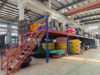 Changzhou Yingchuang Rotomolding Equipment Co,. Ltd üreticinin üretim hattı