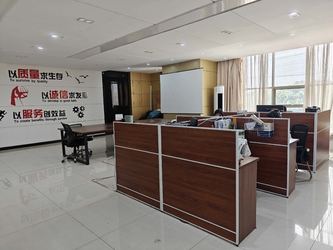 Changzhou Yingchuang Rotomolding Equipment Co,. Ltd üreticinin üretim hattı