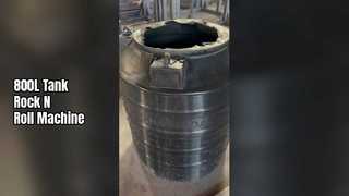 Rotomolding Makinesi 800L Su Deposu Yapıyor